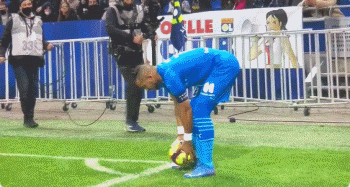 阿德巴约弧顶压哨绝杀三分不中，热火105-106惜败魔术