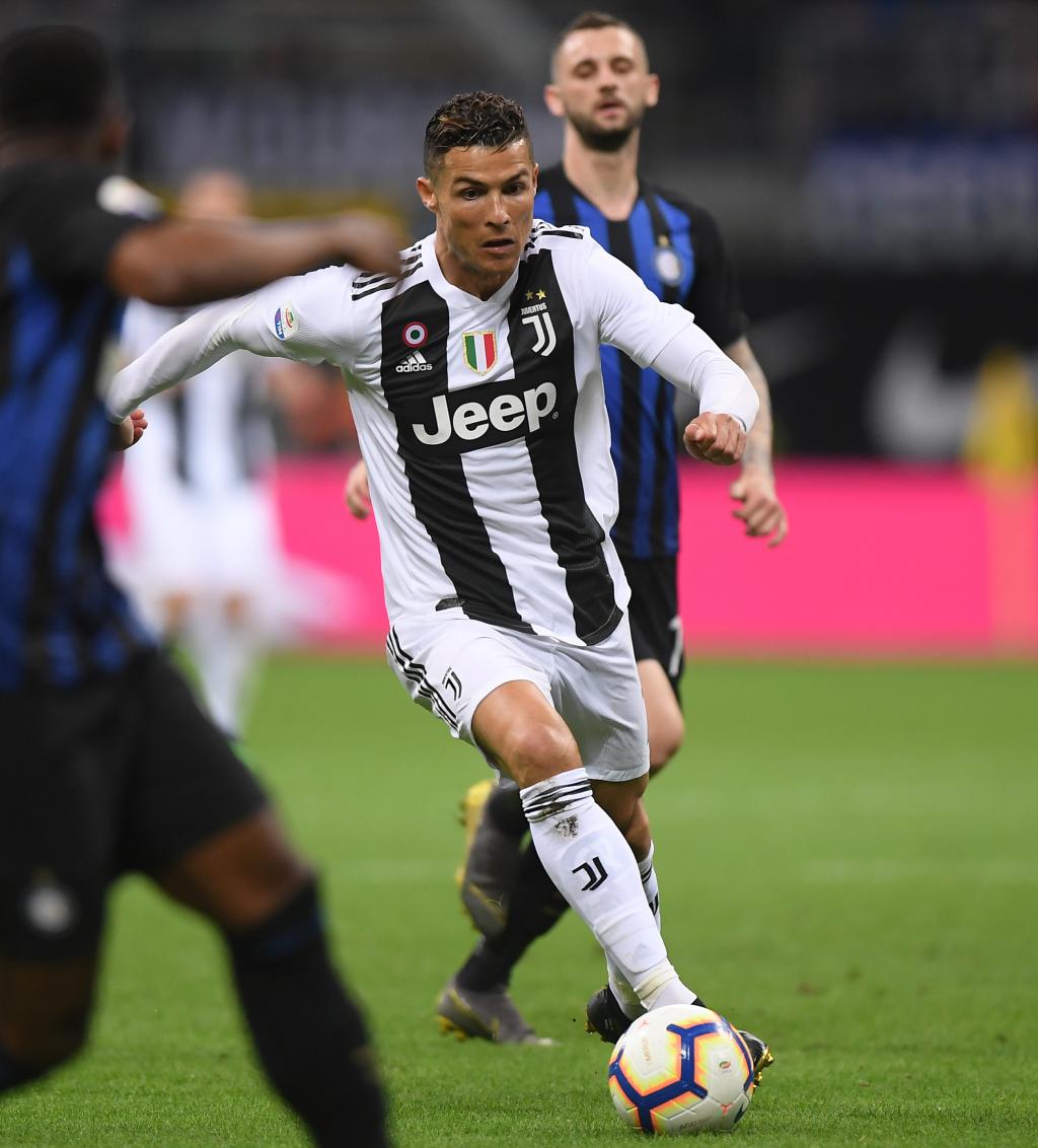 爱德华兹半场12分4失误，兰德尔10中5拿到14分