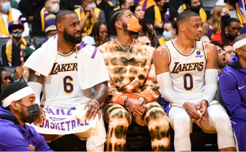 斯内德：我不是健美运动员没去过健身房；枪手今年会有所作为（斯内德：我非健美型，从未进健身房；阿森纳本赛季可期）