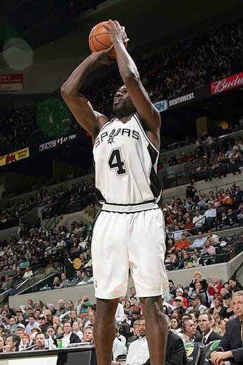 沪媒谈海港亚冠失利：能上的都上了，用尽全力仍是一声叹息（沪媒评海港亚冠出局：能上尽上，拼到最后仍是无奈叹息）