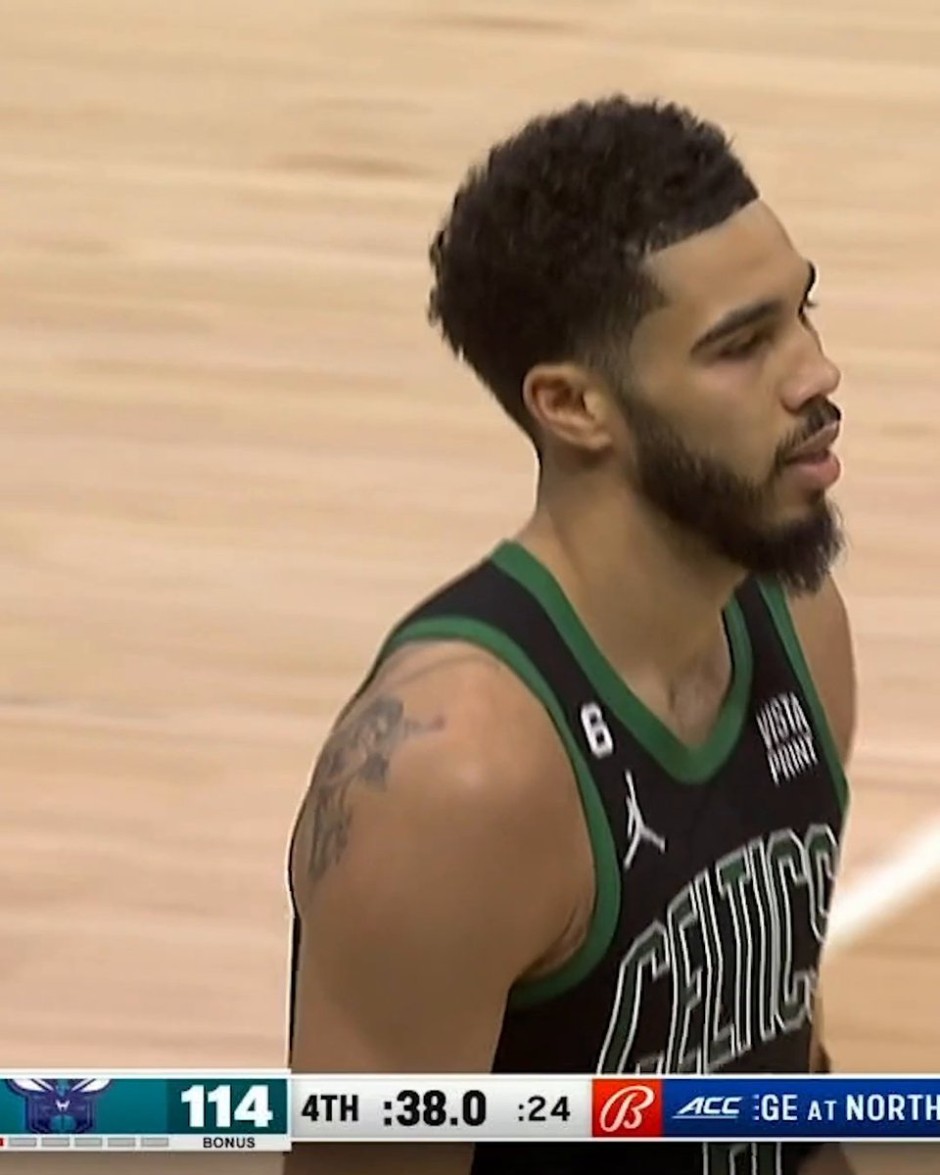 面部受伤佩 面部受伤佩